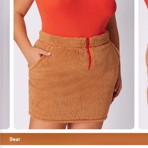 Parade Teddy mini skirt, size small, bear tan color with pockets!